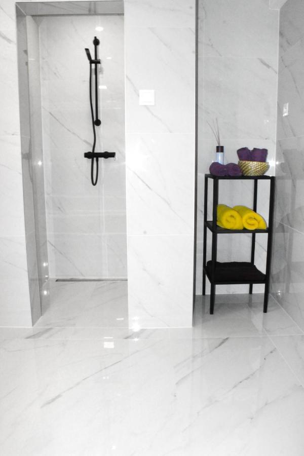Krasny Priestranny Slnecny Apartman V Centre Mesta Trencin Bagian luar foto